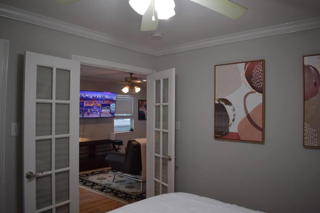 Townhouse Near Midtown Appartement Houston Buitenkant foto